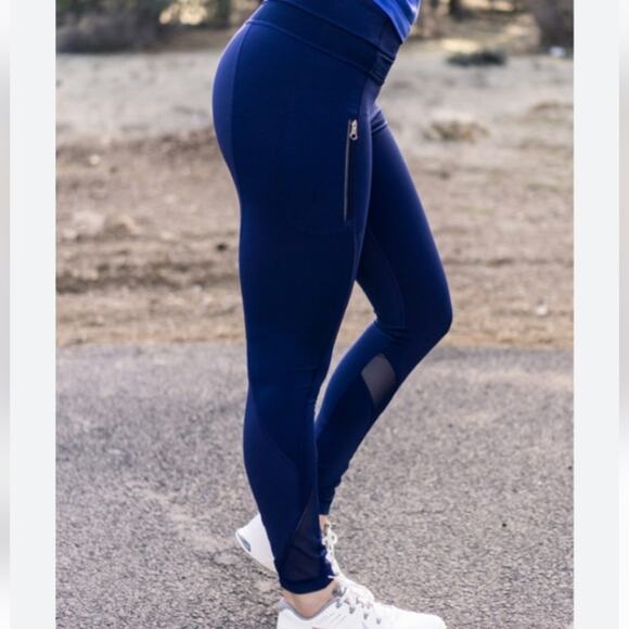 Lululemon Athletica Women's Zipper Front Leggings with Mesh Trim. Size 6 - Picture 3 of 15